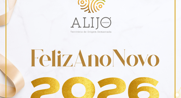 red_modern_merry_christmas_instagram_post