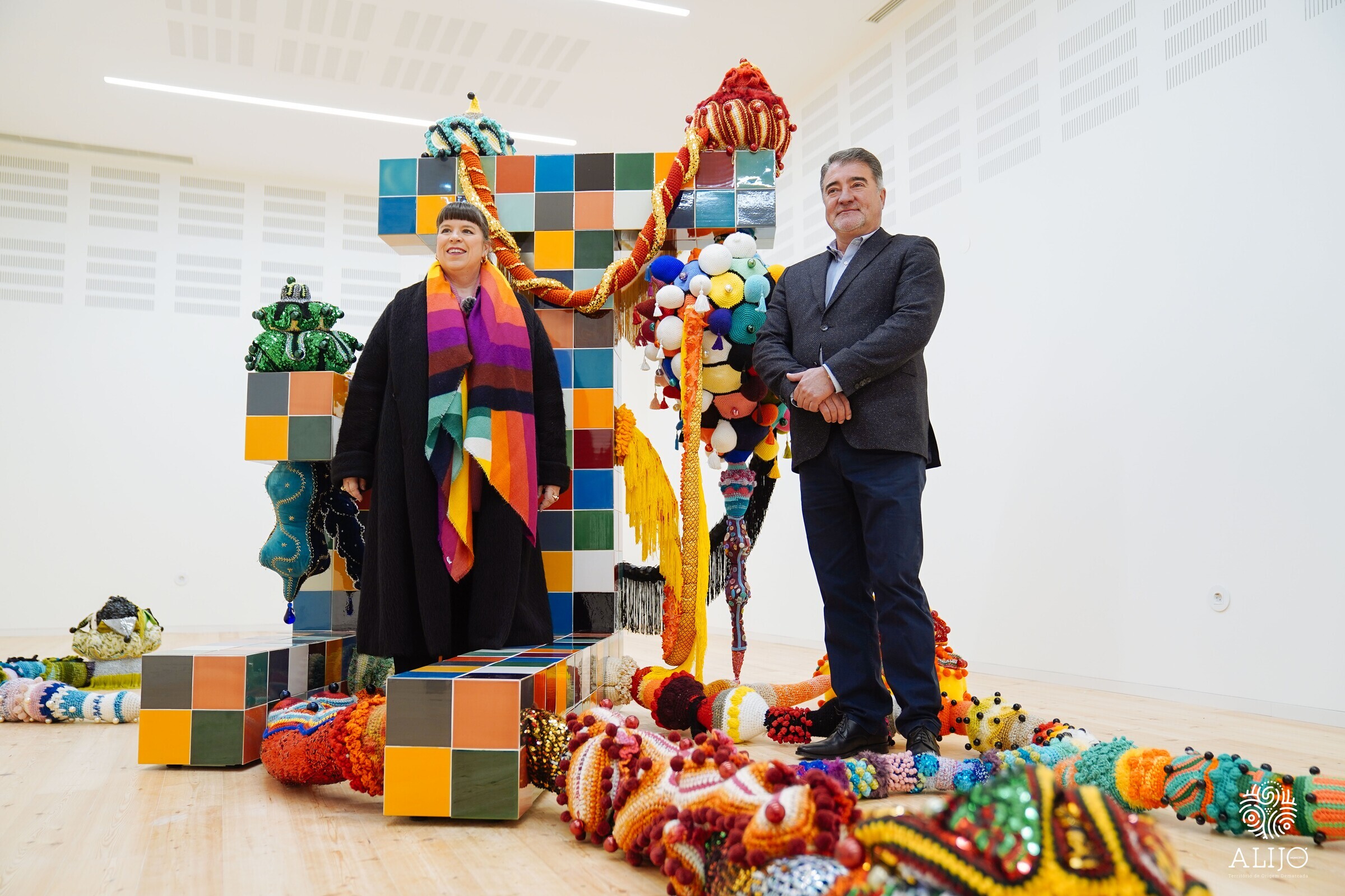 Joana Vasconcelos expõe "Quatro Paredes Caiadas" em Alijó