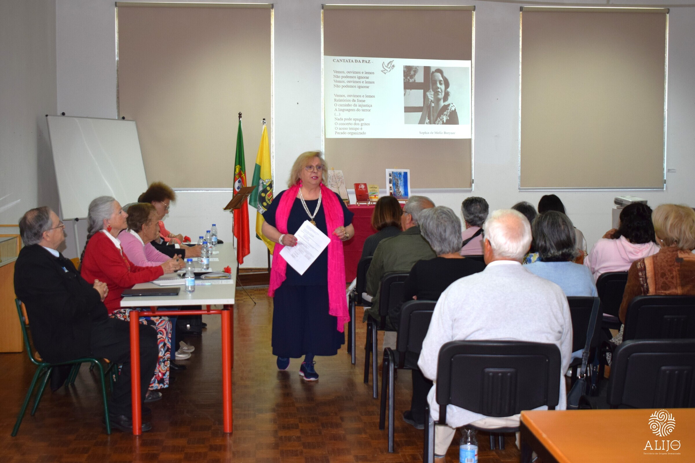 Sala cheia na Aula Aberta sobre “Literatura, Língua e Cultura” no 25 de abril