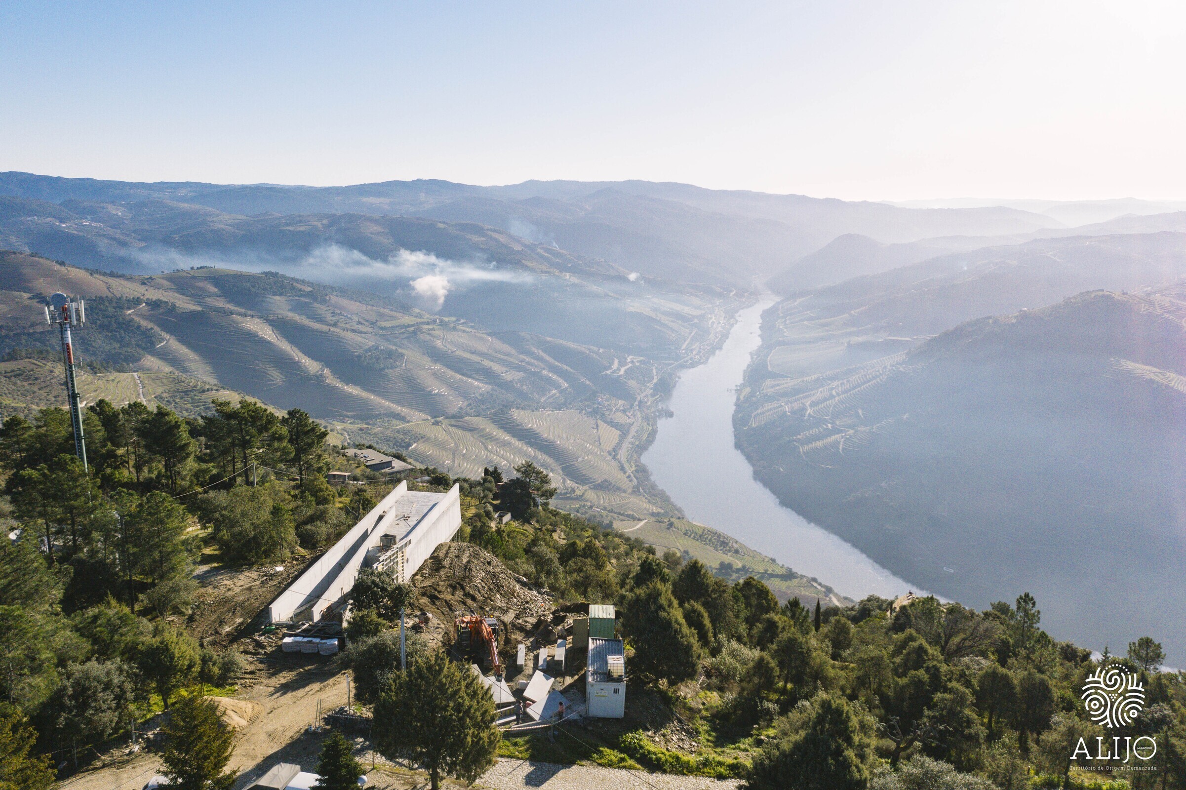 Novo Miradouro de Santa Marinha avança a bom ritmo
