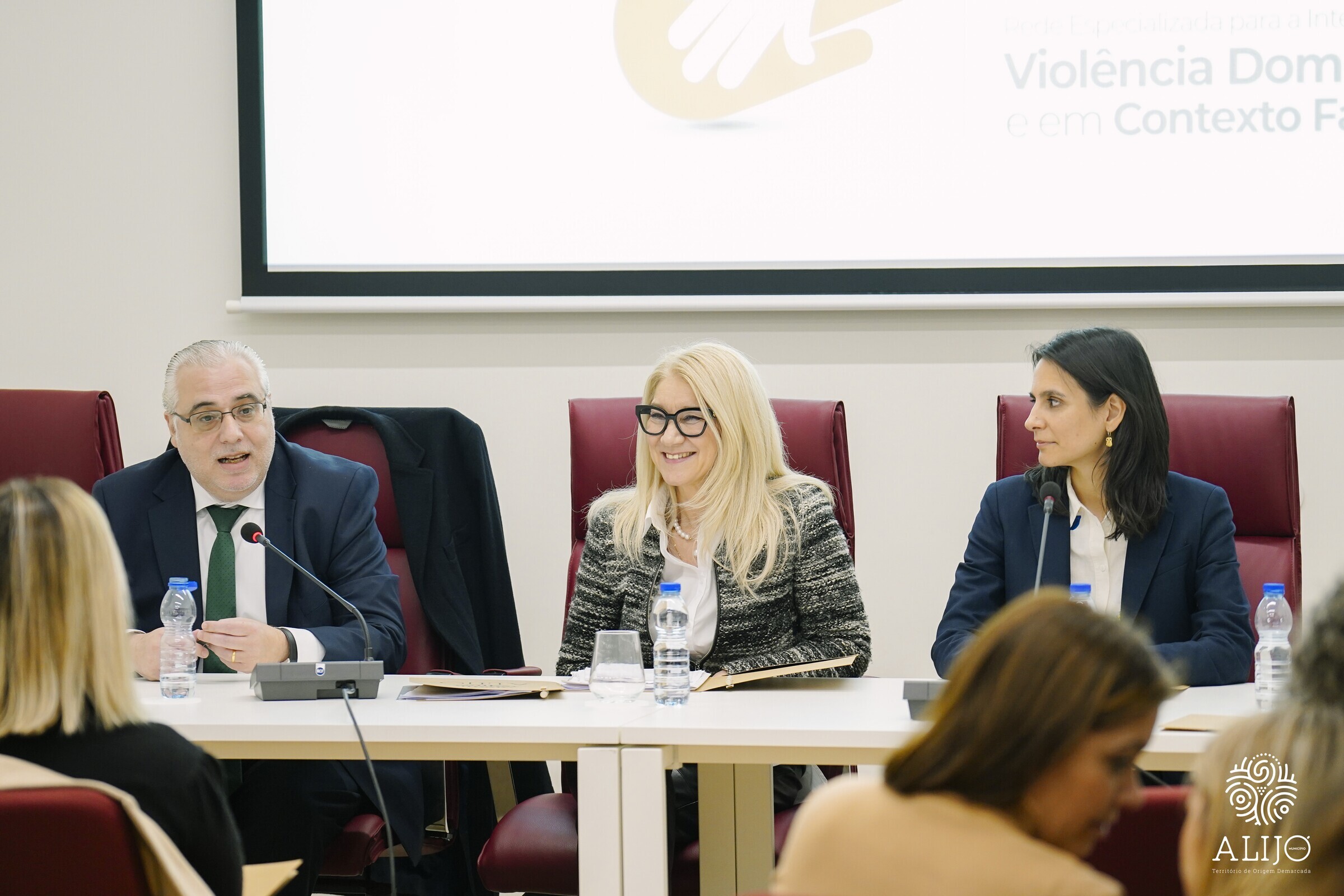 Alijó acolheu reunião da Rede Especializada para a Intervenção na Violência Doméstica e em Contex...