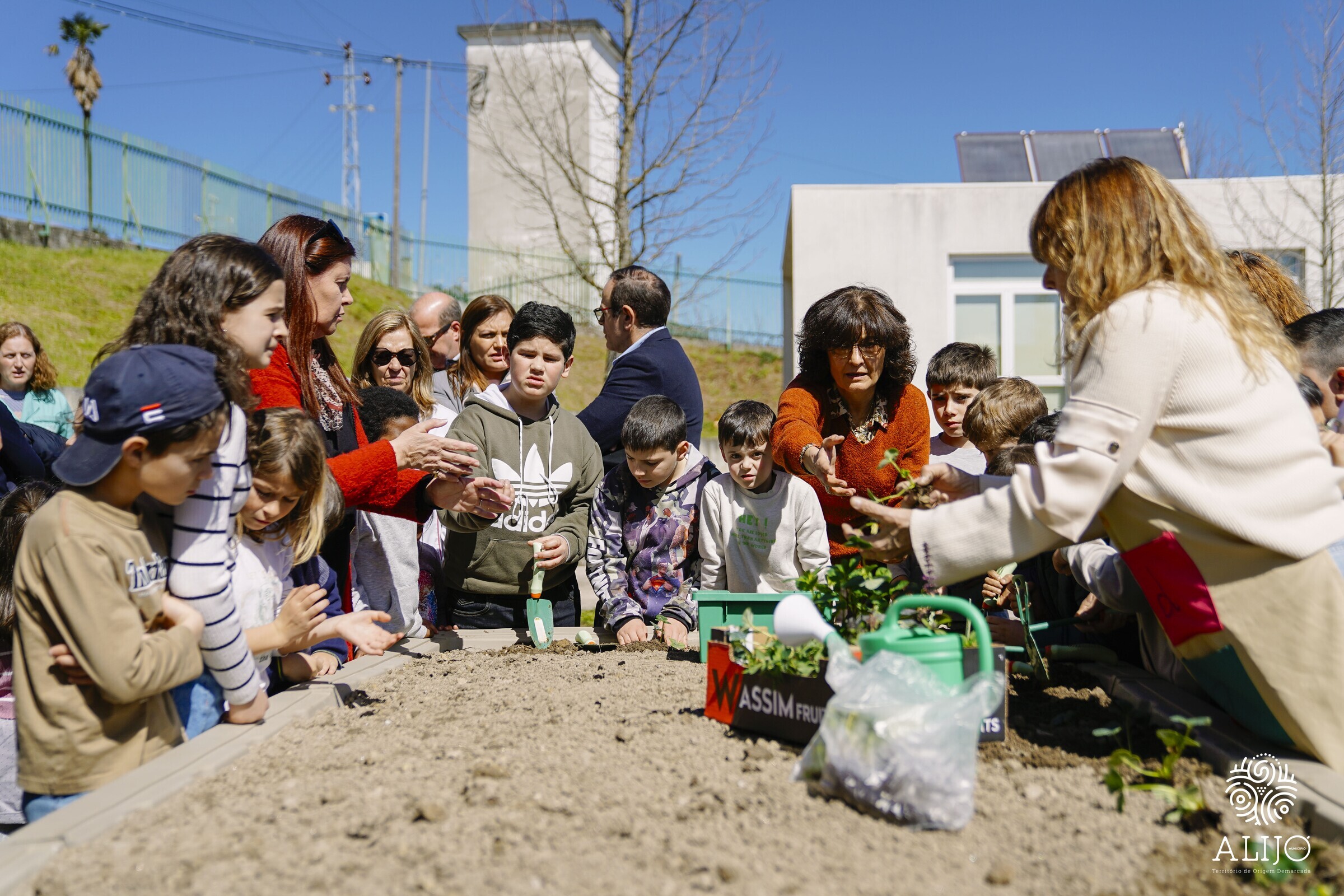 Crianças do Centro Escolar de Alijó celebraram Dia da Árvore e da Poesia