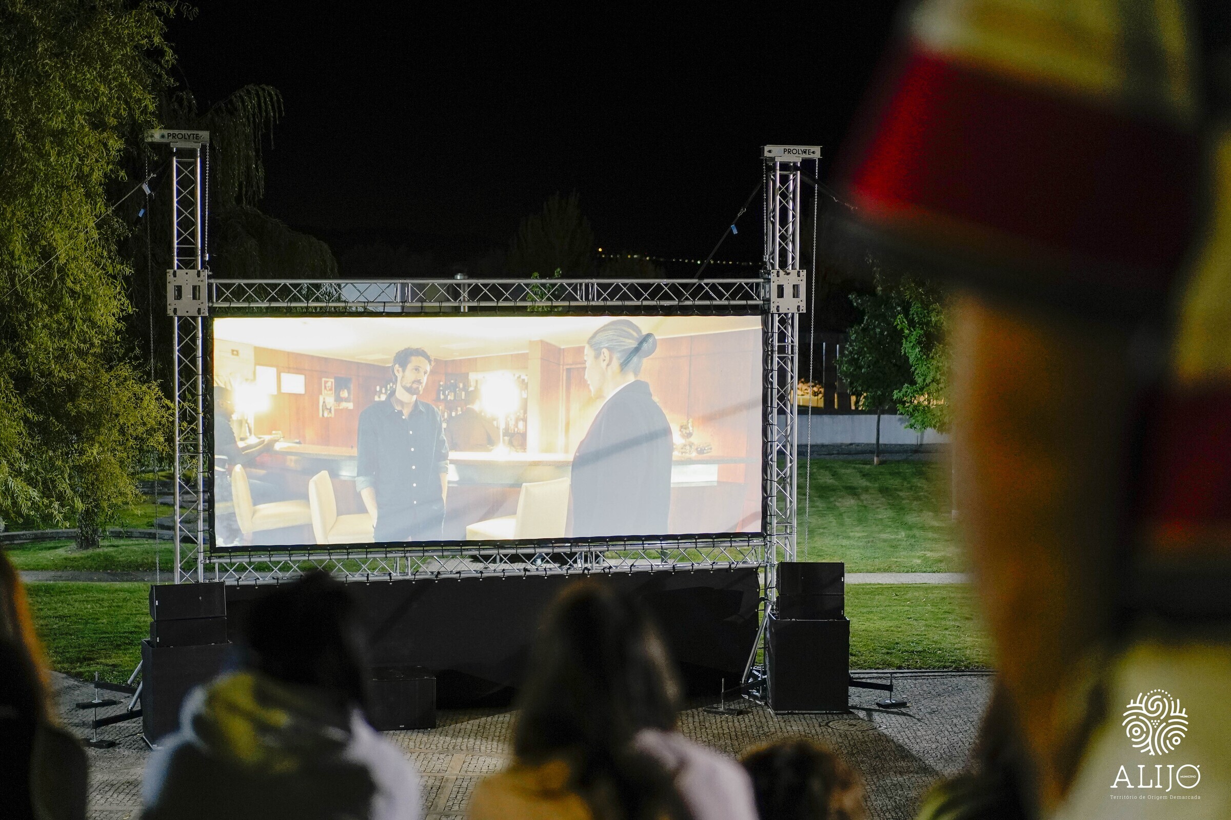 Cinema ao Ar Livre nas Quintas à Noite