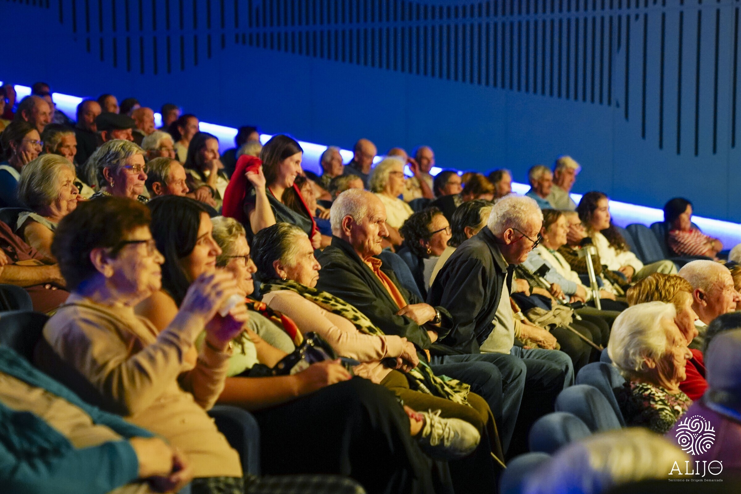 Dia Mundial do Idoso celebrado com música e humor